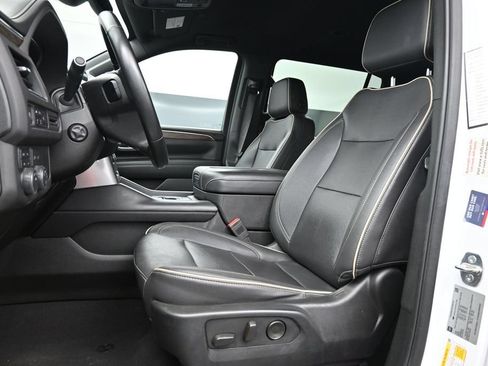 Used 2023 Chevrolet Suburban Premier AWD/4WD image 4