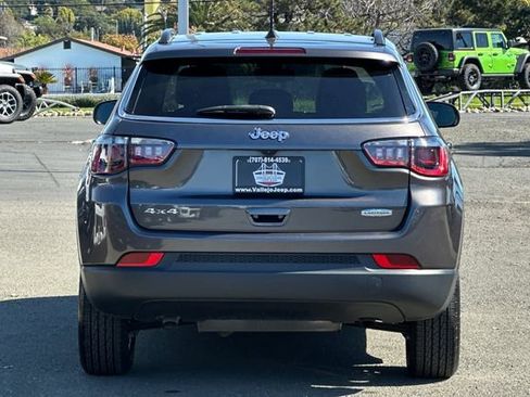 Used 2023 Jeep Compass Latitude image 5