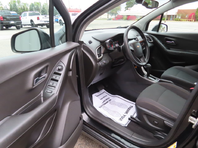 Used 2017 Chevrolet Trax LS AWD/4WD image 15