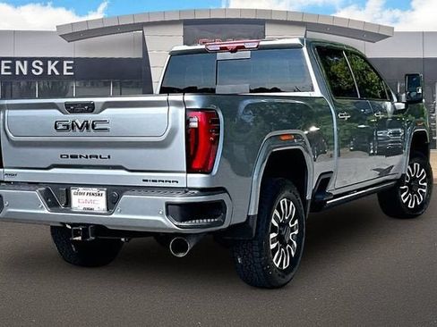 Used 2026 GMC Sierra 2500 Denali Ultimate AWD/4WD image 2