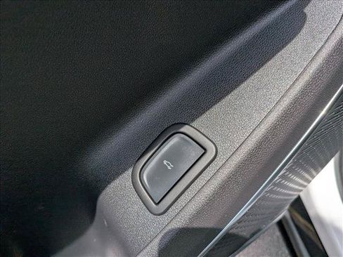Used 2025 GMC Acadia Denali FWD image 36