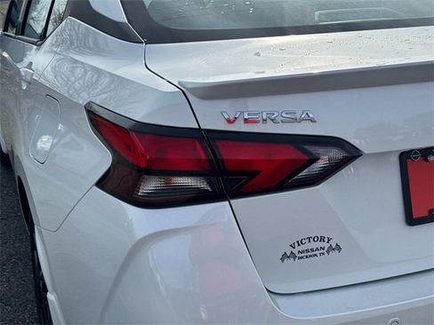 New 2025 Nissan Versa SR w/ Trunk Package image 6