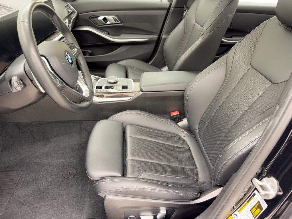 Used 2023 BMW 330i Sedan w/ Parking Assistance Package RWD image 5