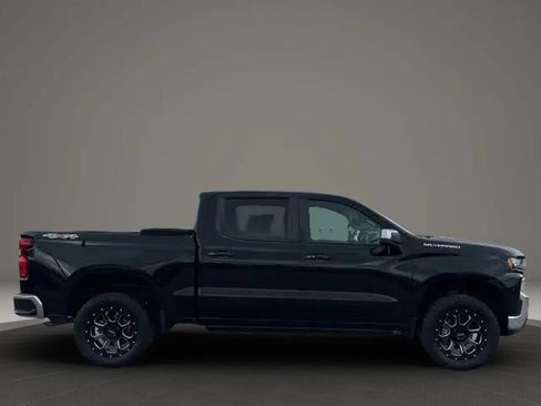 Used 2021 Chevrolet Silverado 1500 LT AWD/4WD image 16