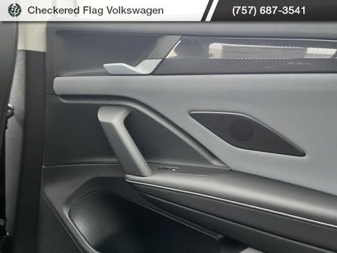 New 2025 Volkswagen Tiguan SE image 54