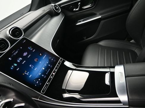 Used 2023 Mercedes-Benz GLC 300 image 16