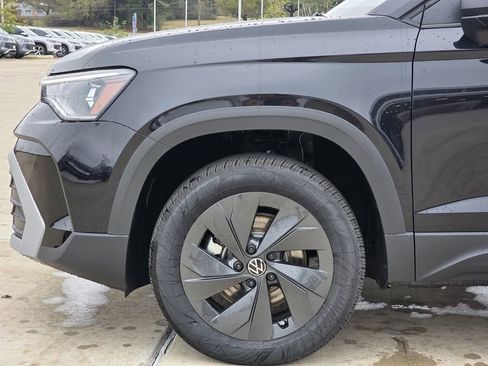 New 2026 Volkswagen Taos S image 5