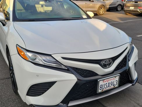Used 2018 Toyota Camry XSE image 2