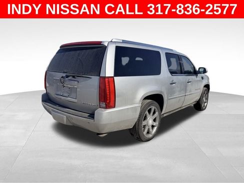 Used 2012 Cadillac Escalade ESV Luxury image 7