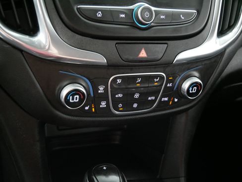 Used 2020 Chevrolet Equinox LT AWD/4WD image 23