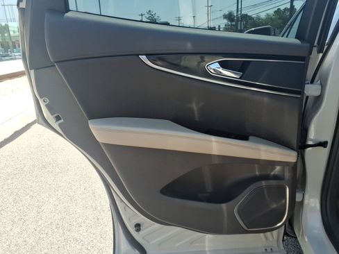 Certified 2023 Lincoln Nautilus AWD w/ Premium Package image 12