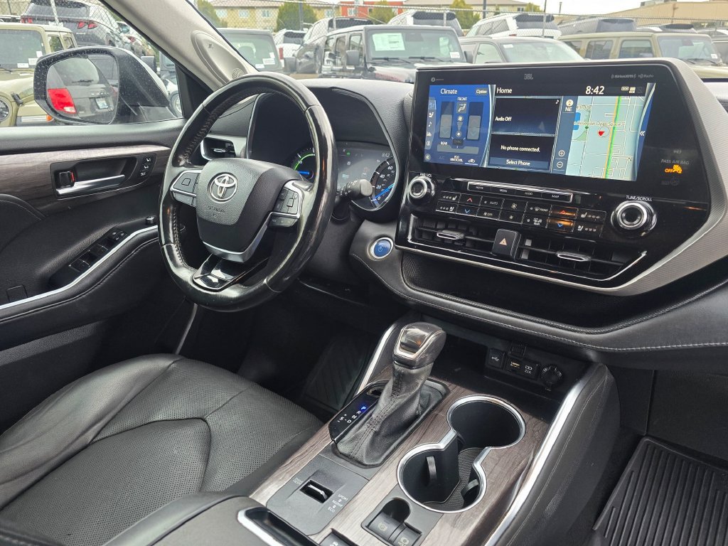 Used 2021 Toyota Highlander Platinum AWD/4WD image 11