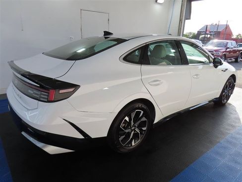 Used 2025 Hyundai Sonata SEL FWD image 13