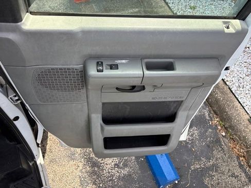 Used 2014 Ford E-350 and Econoline 350 XLT RWD image 48