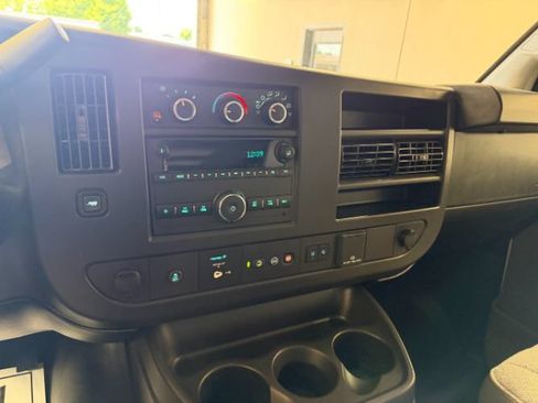 Used 2025 Chevrolet Express 3500 LT w/ LT Preferred Equipment Group RWD image 15