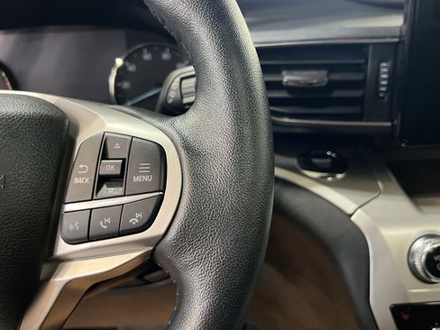 Used 2022 Ford Explorer XLT w/ Equipment Group 202A image 33