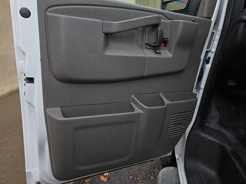Used 2024 GMC Savana 2500 Work Van w/ Driver Convenience Package image 23