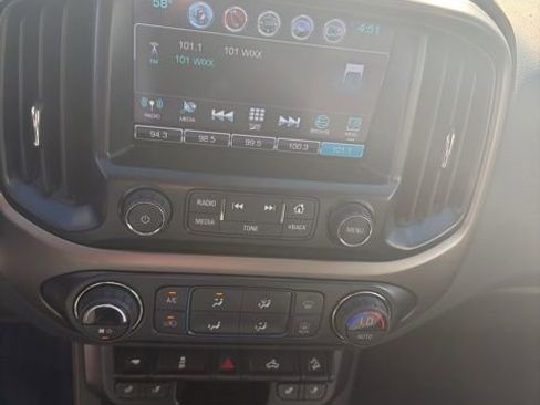 Used 2018 Chevrolet Colorado Z71 image 9