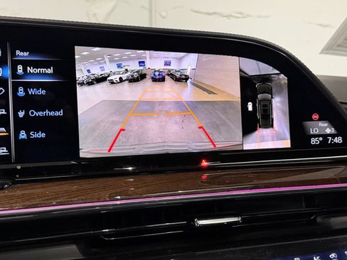 Used 2022 Cadillac Escalade Sport Platinum w/ Heavy-Duty Trailer Package AWD/4WD image 33
