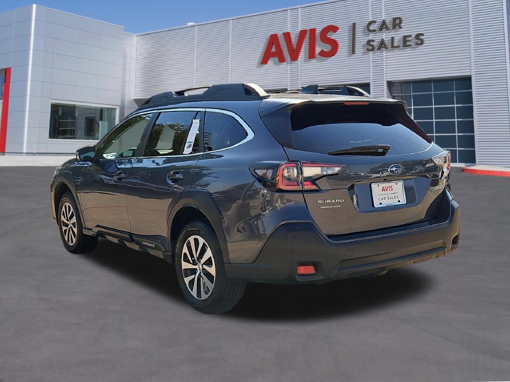 Used 2025 Subaru Outback Premium AWD/4WD image 7