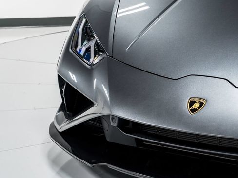 Used 2021 Lamborghini Huracan EVO RWD image 40