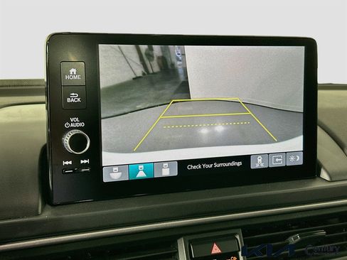 Used 2023 Honda Pilot Touring image 14