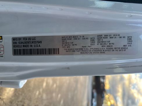 Used 2020 Jeep Wrangler Unlimited Sahara image 36