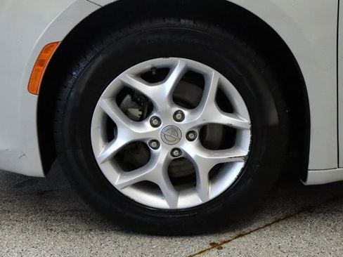 Certified 2017 Chrysler Pacifica Touring-L w/ Tire & Wheel Group image 17