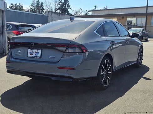 Used 2024 Honda Accord Touring image 11