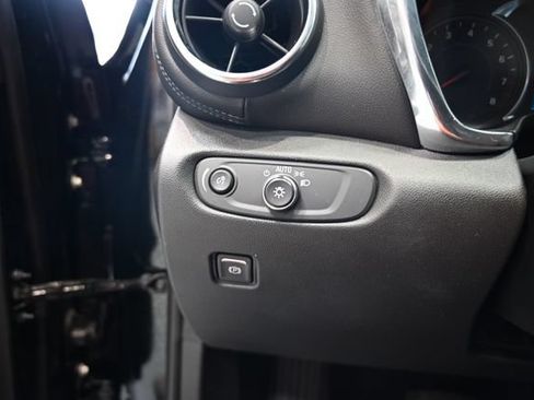 Used 2020 Chevrolet Blazer LT FWD image 24