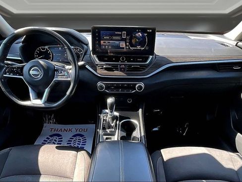 Used 2023 Nissan Altima 2.5 SV w/ SV Premium Package FWD image 7