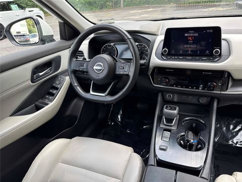 Used 2023 Nissan Rogue SV w/ SV Premium Package FWD image 14