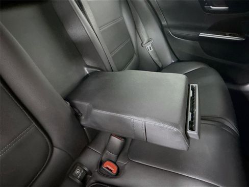 Used 2022 Mercedes-Benz C 300 Sedan image 42