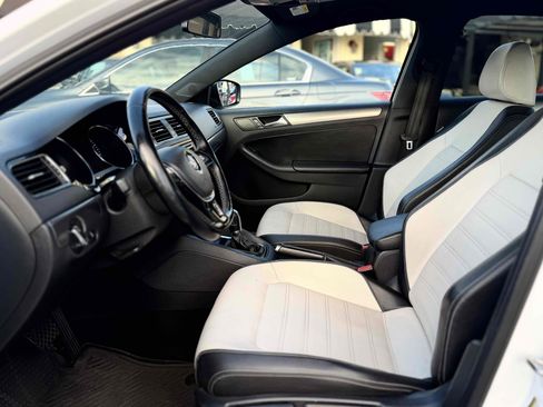 Used 2016 Volkswagen Jetta Sport image 17