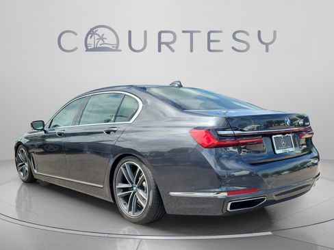 Used 2022 BMW 750i xDrive AWD/4WD image 2