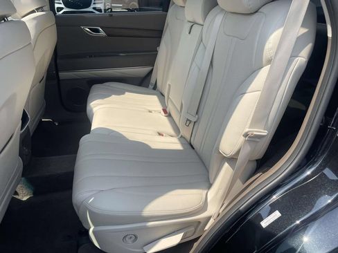 Used 2023 Genesis GV80 3.5T AWD/4WD image 22
