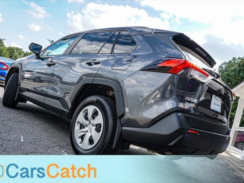 Used 2020 Toyota RAV4 LE FWD image 4