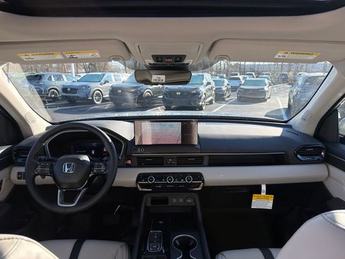 New 2026 Honda Pilot Touring image 12