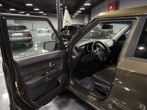 Used 2013 Kia Soul + w/ Audio Pkg image 9