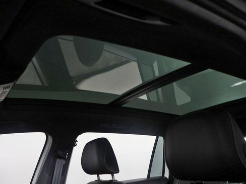 Used 2024 Volkswagen Tiguan SE R-Line image 21