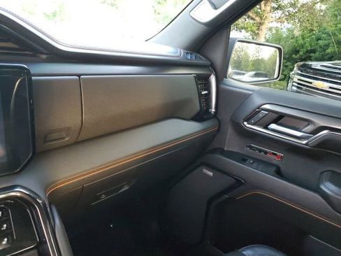 Used 2024 GMC Sierra 1500 AT4 w/ Technology Package AWD/4WD image 26