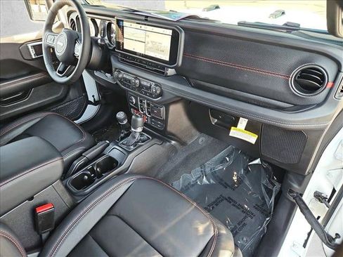 Used 2026 Jeep Wrangler Unlimited Rubicon AWD/4WD image 28