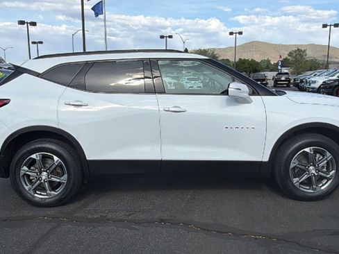 Used 2023 Chevrolet Blazer LT AWD/4WD image 2