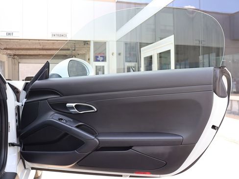 Used 2016 Porsche Boxster S image 34