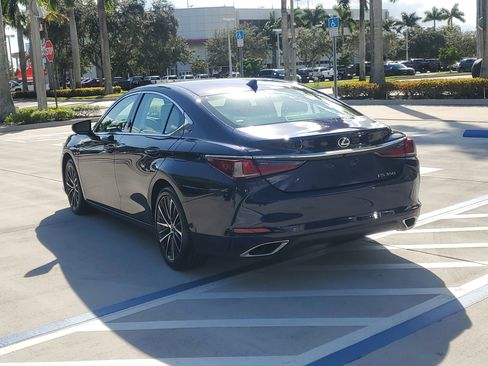 Used 2025 Lexus ES 350 w/ Premium Package image 8