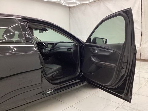 Used 2019 Chevrolet Impala LT FWD image 19