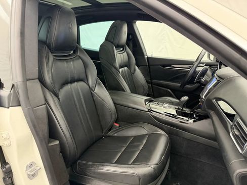 Used 2018 Maserati Levante GranSport AWD/4WD image 34