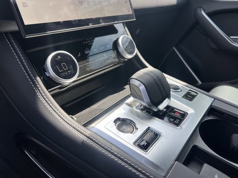 Certified 2026 Jaguar F-PACE R-Dynamic S AWD/4WD image 23