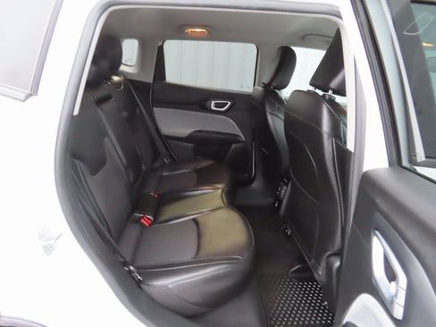 Used 2022 Jeep Compass Latitude w/ Convenience Group image 27