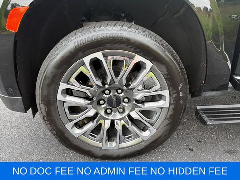 Used 2024 GMC Yukon XL Denali Ultimate AWD/4WD image 30